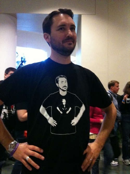 As Wil Wesley Crusher Wheaton proudly displays his awesome recursive shirt